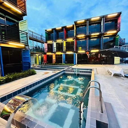 Boxinn The Kontena Home Semporna Ngoại thất bức ảnh