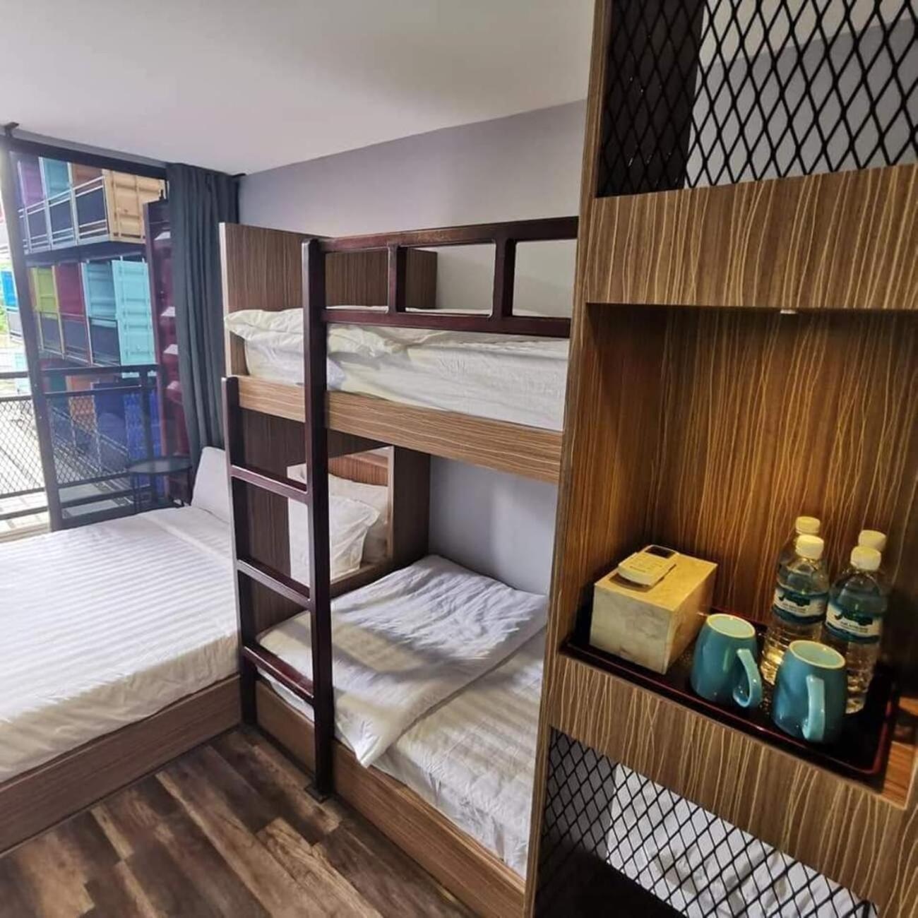 Boxinn The Kontena Home Semporna Ngoại thất bức ảnh