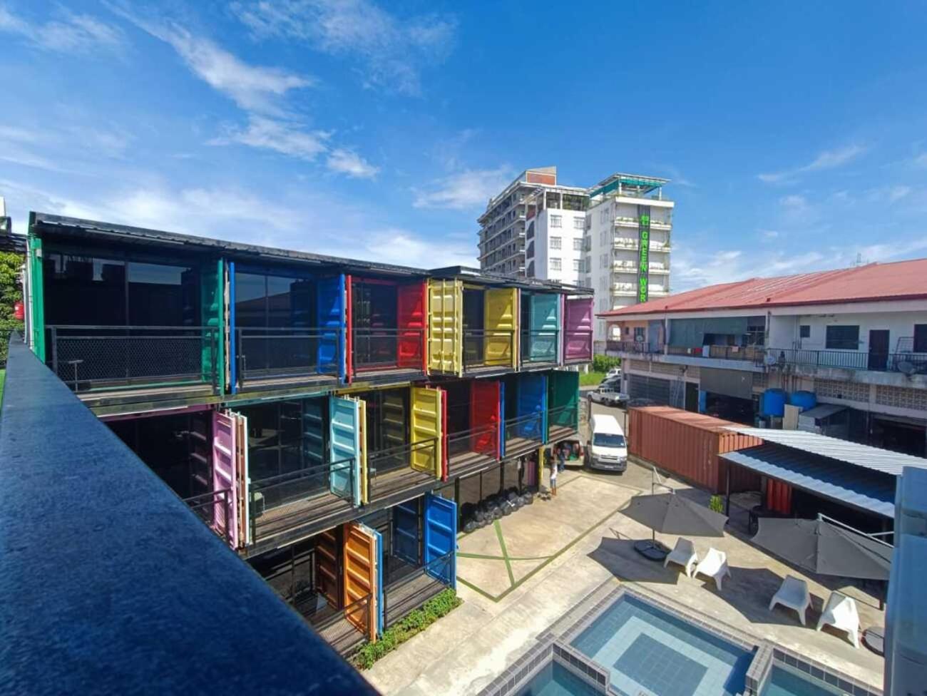 Boxinn The Kontena Home Semporna Ngoại thất bức ảnh